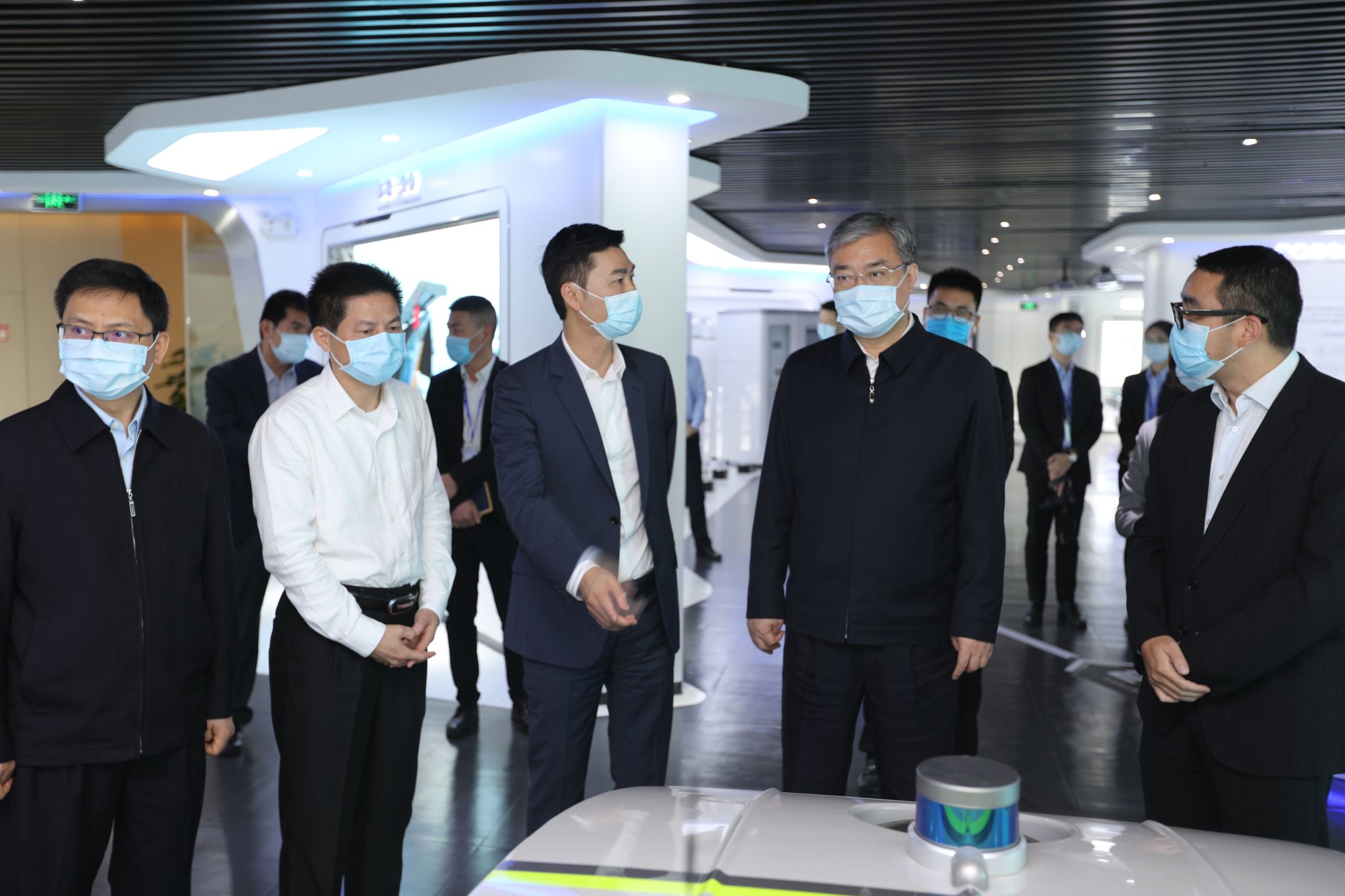 佛山市委书记鲁毅调研leyu.乐鱼环境，鼓励企业再接再厉创新高