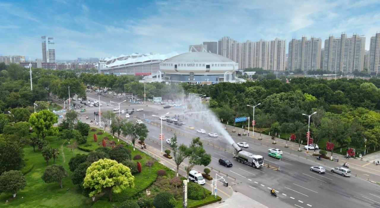 leyu.乐鱼环境荣登“城市服务十大影响力企业”和“环卫装备十大影响力企业”双榜